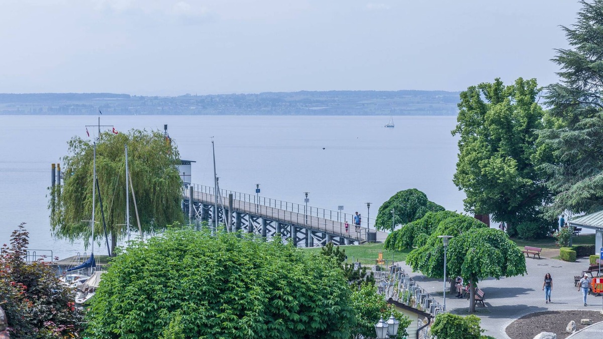 Hagnau Apartment | Maisonette Holiday Apartment with Small Roof Terrace by the Lake