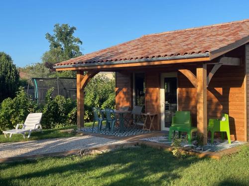 Sance Apartment | Maisonnette au calme, grand jardin privatif, accueil vélos et motos