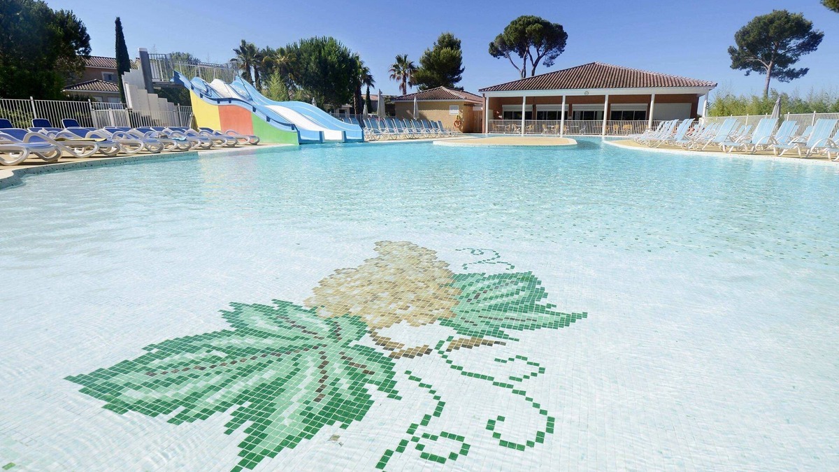 Aubais Apartment | Maisonnette Duplex Abordable | Accès 2 Piscines