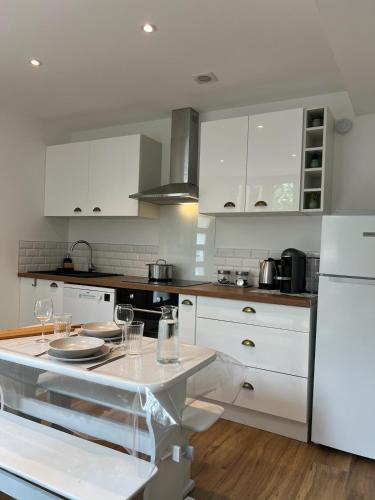 Castres Apartment | Maisonnette Proche Gare & Centre l Jardin l Clim