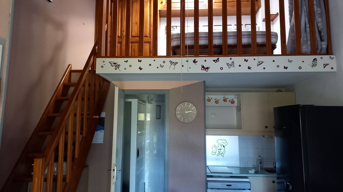 Loupian Condo | Maisonnette with swimming pool, tennis court and boules pitch 5 mins from Etang de Thau