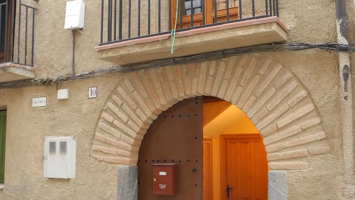 Torroja del Priorat Apartment | Maissonette with light, great room layout, ideal for remote working GLASFASER