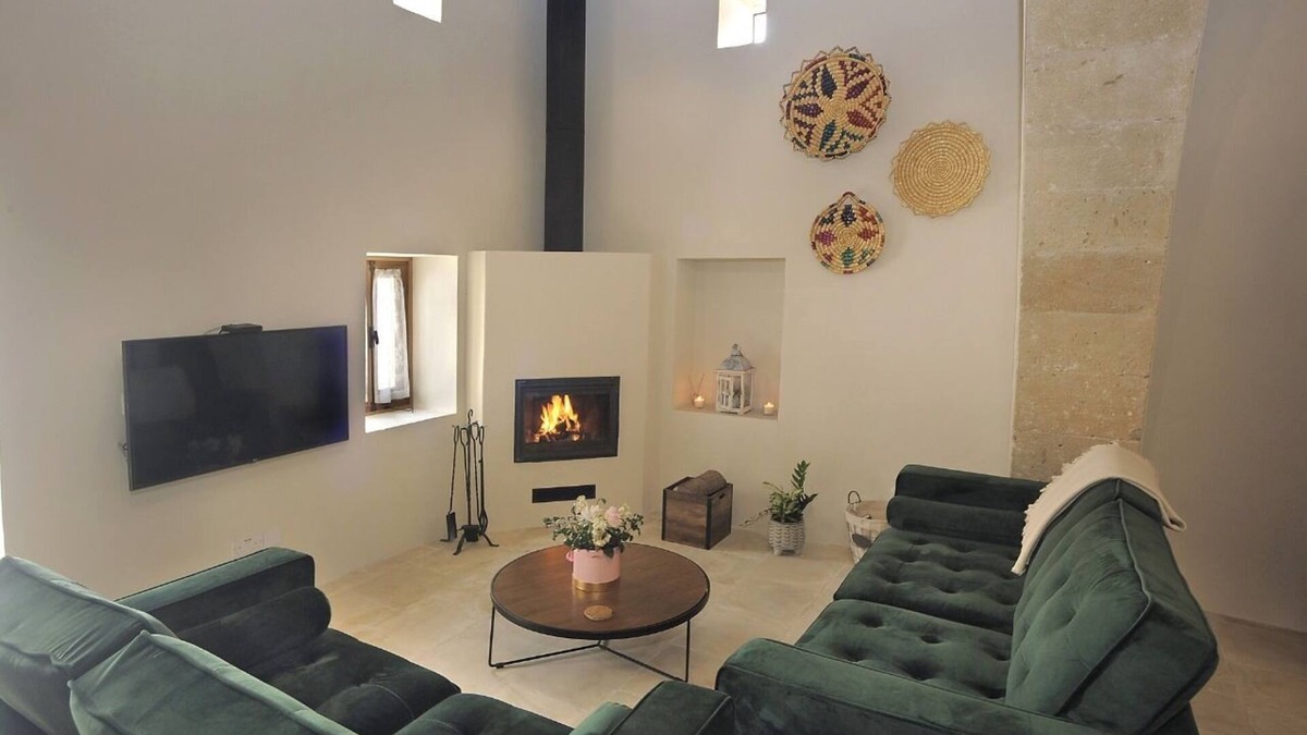 Agios Theodoros Apartment | Majestic Hot Tub Suite