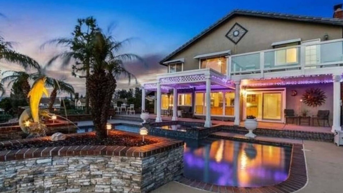 Anaheim Hills House | Majestic Anaheim Panorama Hill Home With Sunset