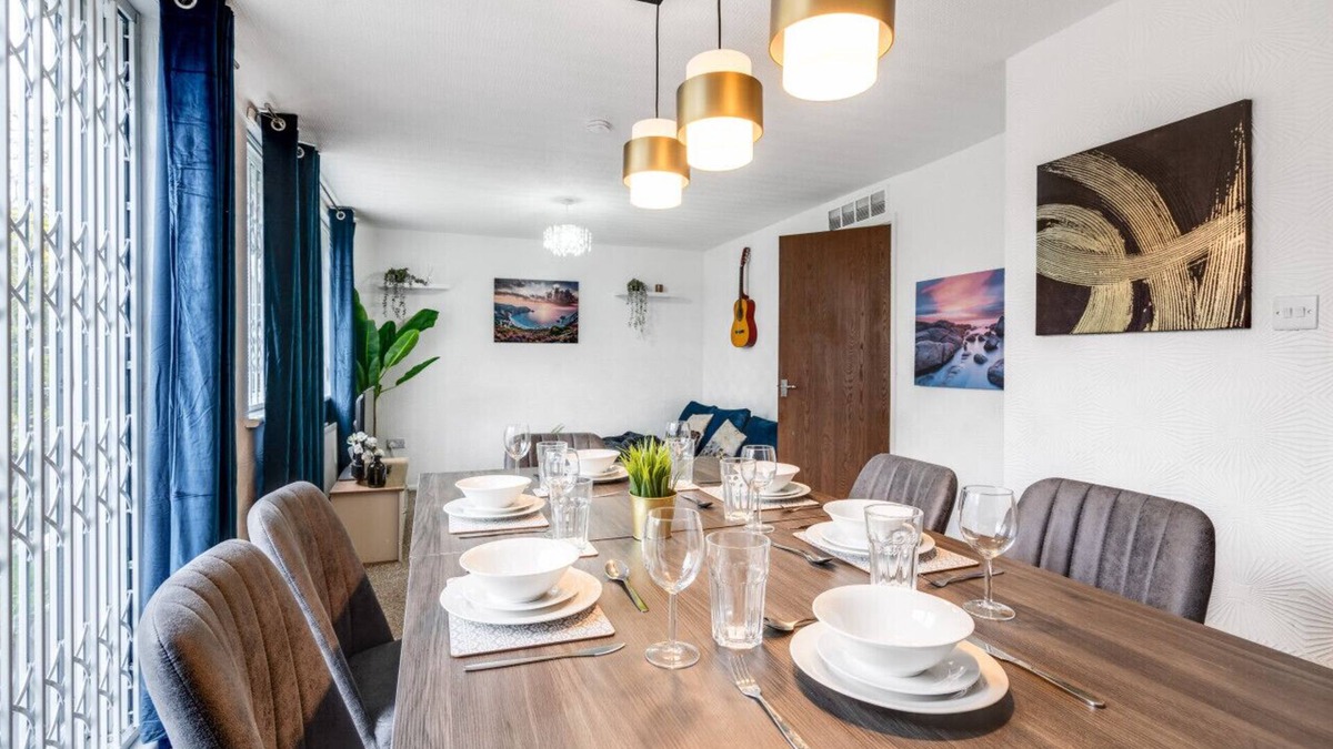 Belle Vue House | Majestic Gem - Pool Table - Coop/Etihad - Parking