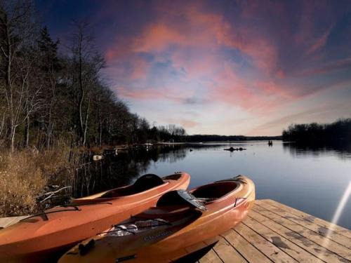 Tobyhanna Ski Chalet | Majestic Lake Front Chalet