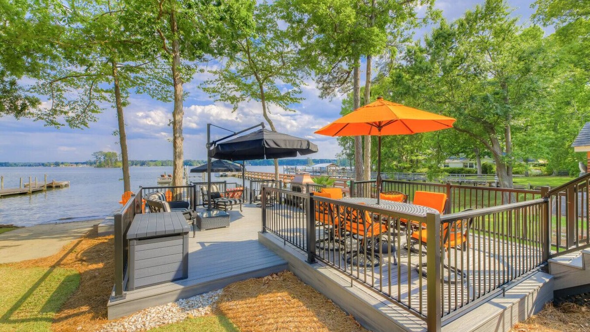 Gilbert House | Majestic Lake Murray Retreat | +2BR Guest House