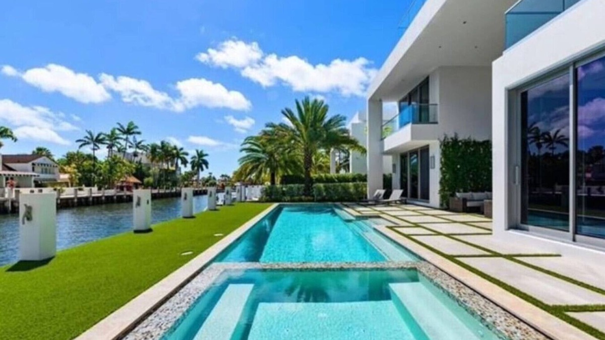 East Fort Lauderdale House | Majestic Luxury: Waterfront Villa W Theater Room