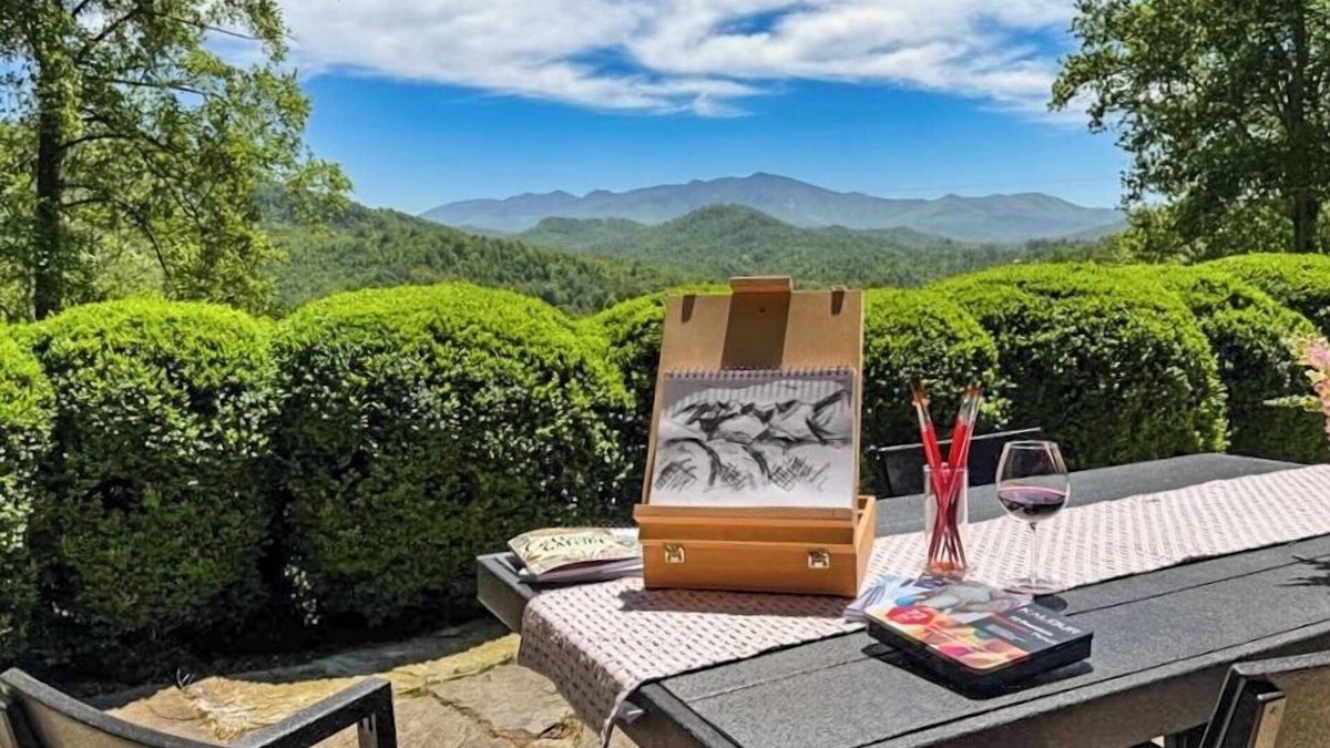 Bakersville Cabin | Majestic Views: 2 King Suites+Fire Pit+Fast Fiber Optic Internet