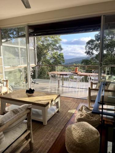 Lower Beechmont House | Majestic Views - Stylish Home