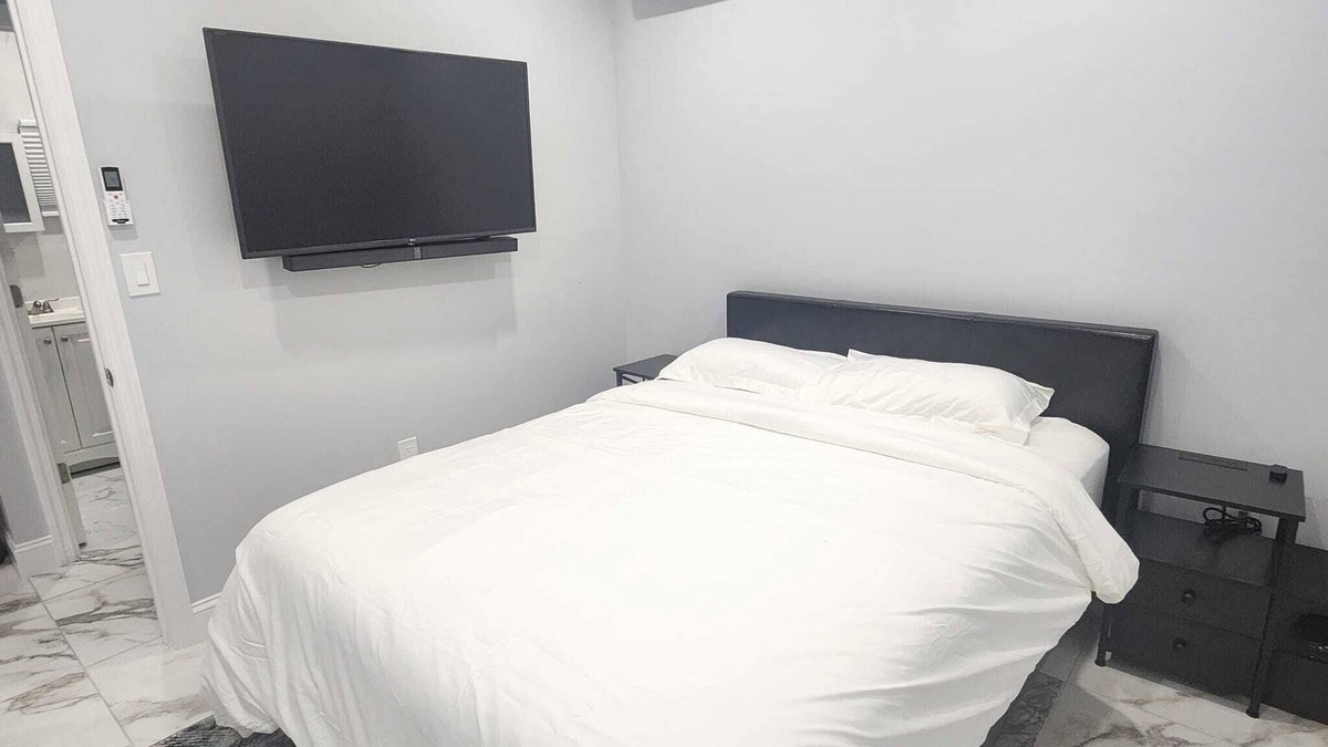 Hempstead House | Majestically Pleasant Suite