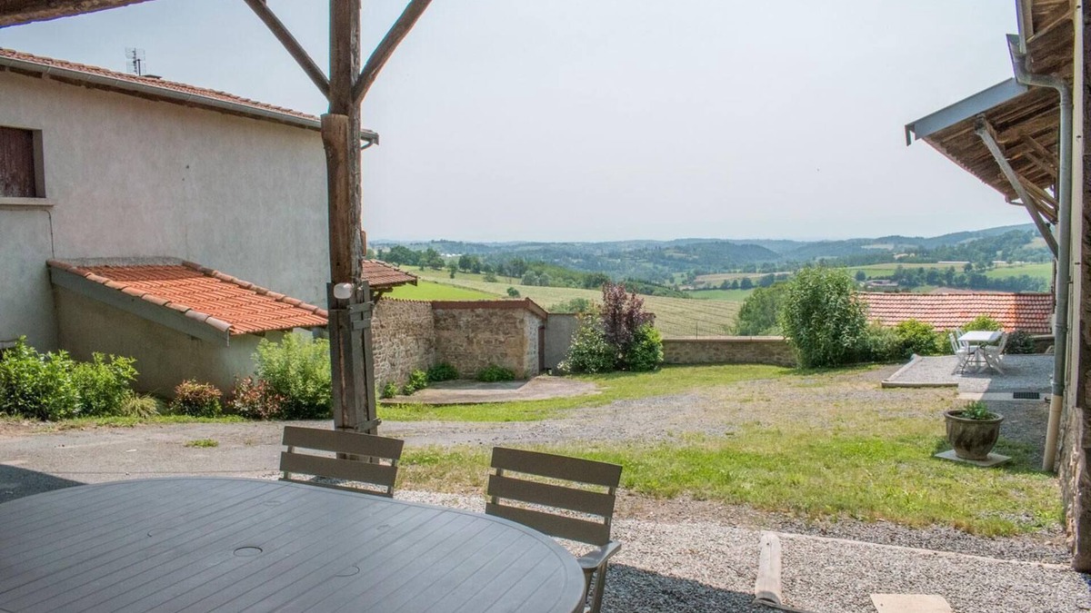 Villecheneve House | Majoa - Villecheneve