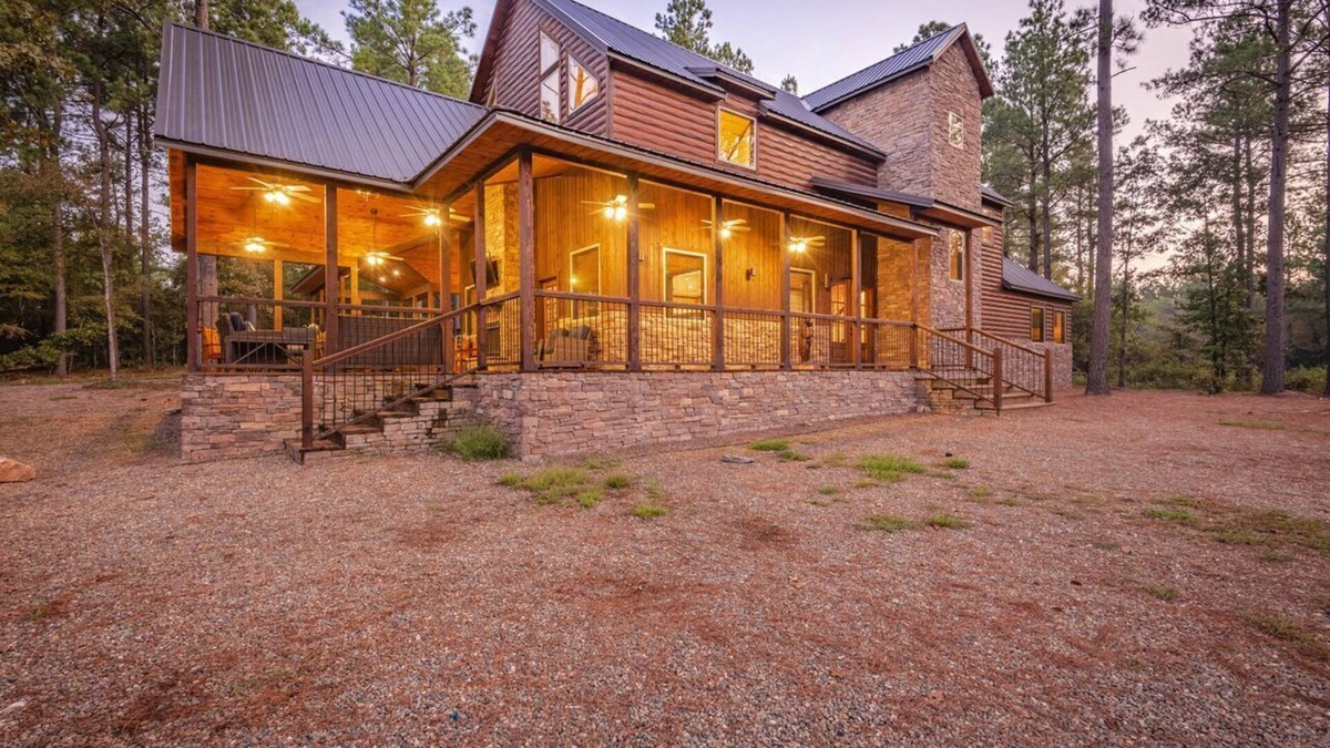 Hochatown Cabin | Make your family and friends getaway truly memorable…stay with us at Steel Cree