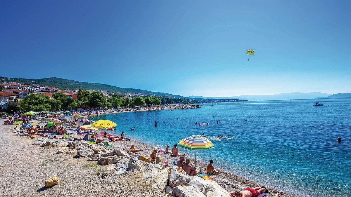 Hreljin House | Make yourself comfortable for two in this compact vacation apartment with sea view.