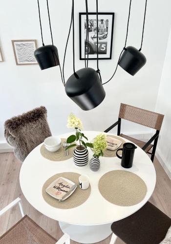 Detmold Apartment | MAKERS and ROOMS APARTMENT 01 Pauline 110qm Parkplatz 1-4 Personen