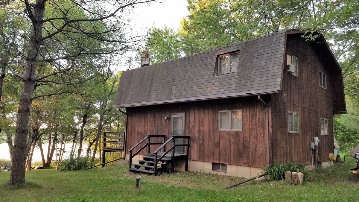 Oxford House | Making memories at the lake house, dogs alwd Dells 30 min away TRH Lic 9368
