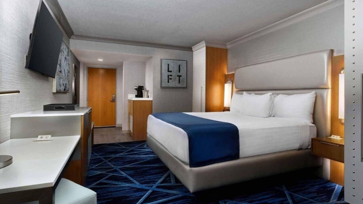 Beverly Green Hotel | Making The Best Memories Along The Way! Onsite Pool, Game Room and Casino!