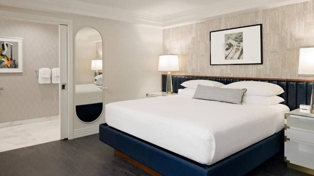 Tri-West Hotel | Making The Best Memories Along The Way! Rooftop Pool, Sauna, Pet-freindly