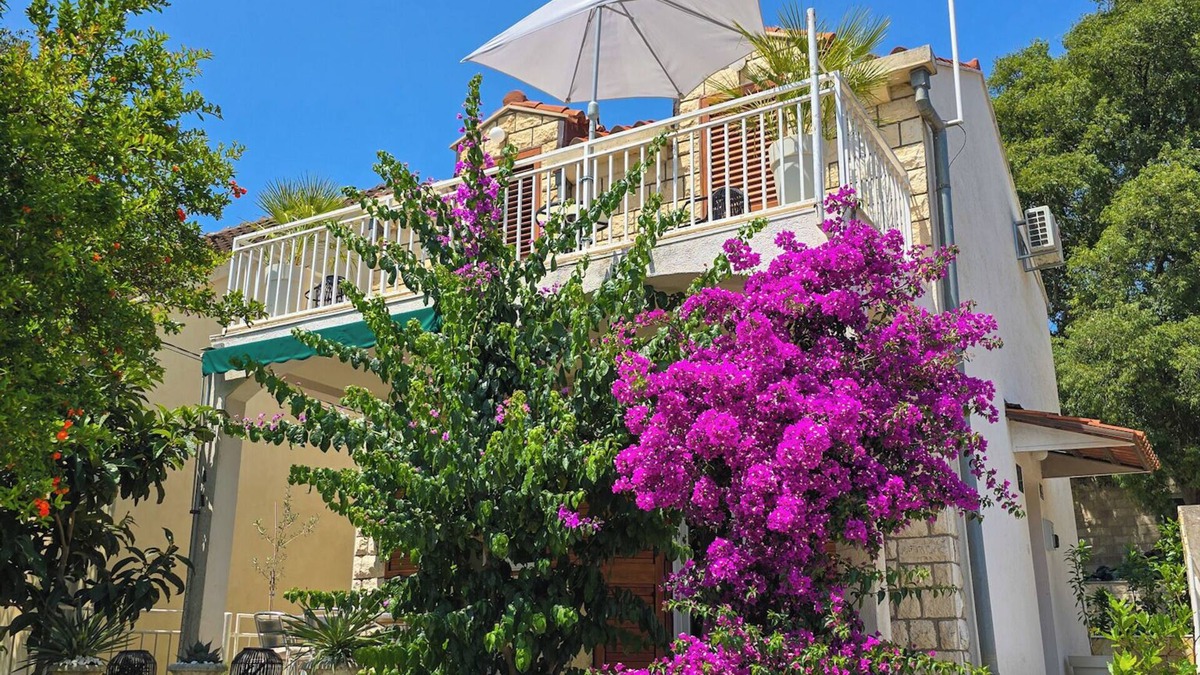 Hodilje House | Mala Kuća - cozy house by the sea with air conditioning!