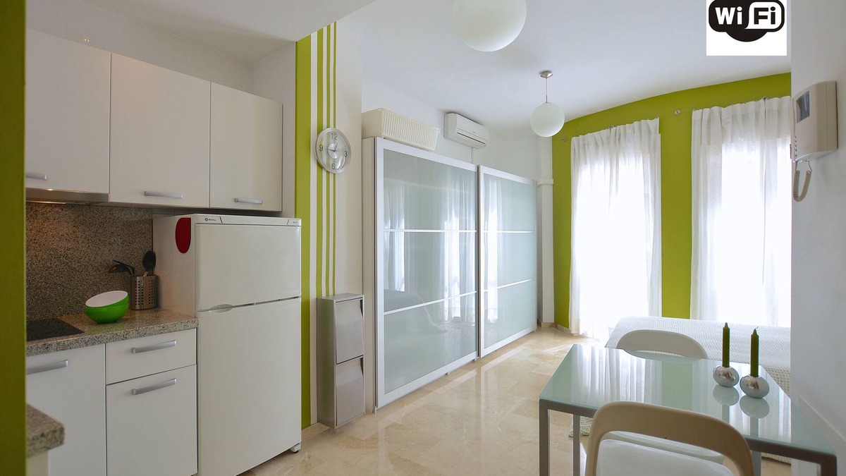 San Felipe Neri Apartment | Malaga: Quiet, cosy studio