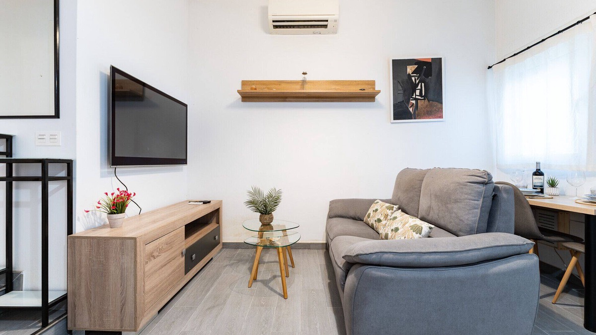 Poligono Alameda Apartment | MalagaSuite Capitan Huelin
