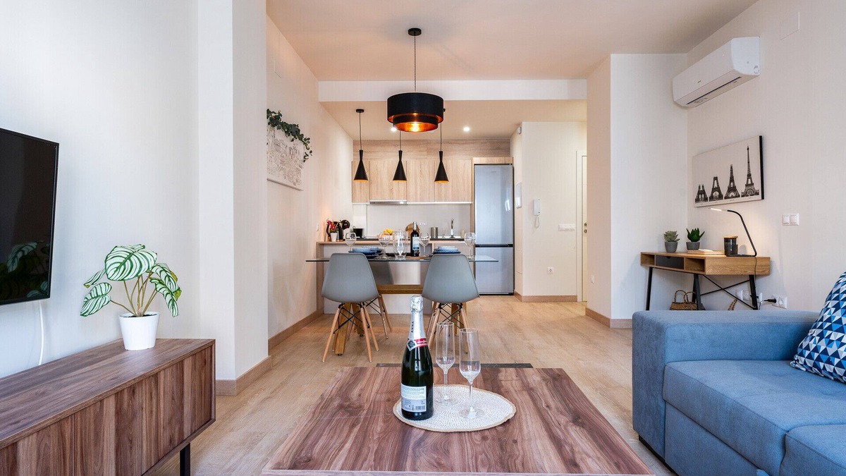 Bailen-Miraflores Apartment | MalagaSuite Comfortable Home 3
