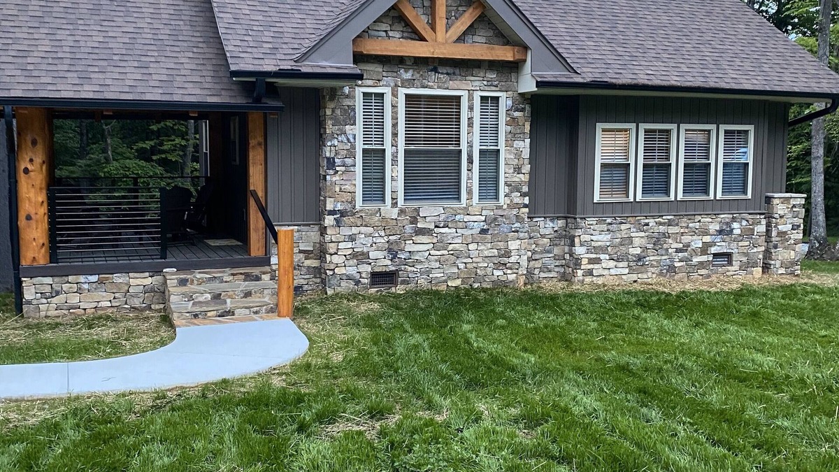 Thurmond Cottage | Malbec- our Charming Newly Constructed 2-bedroom Cottage at Jones von Drehle