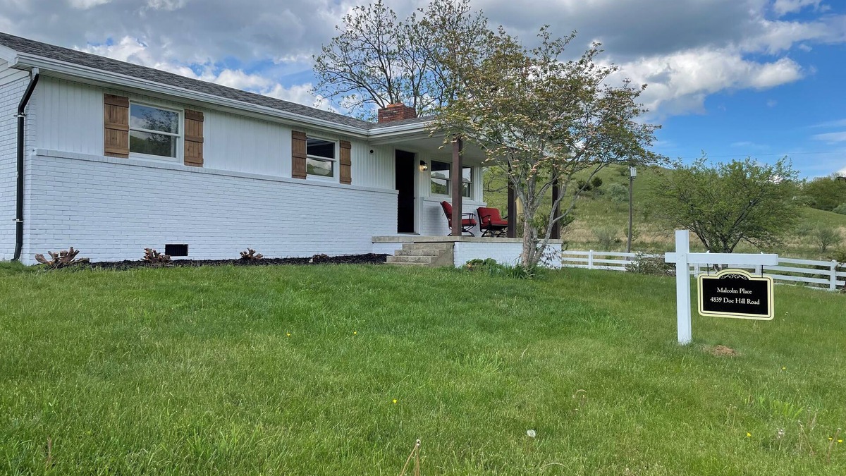 McDowell House | Malcolm Place- 3 bedroom home with mountain views- McDowell, VA