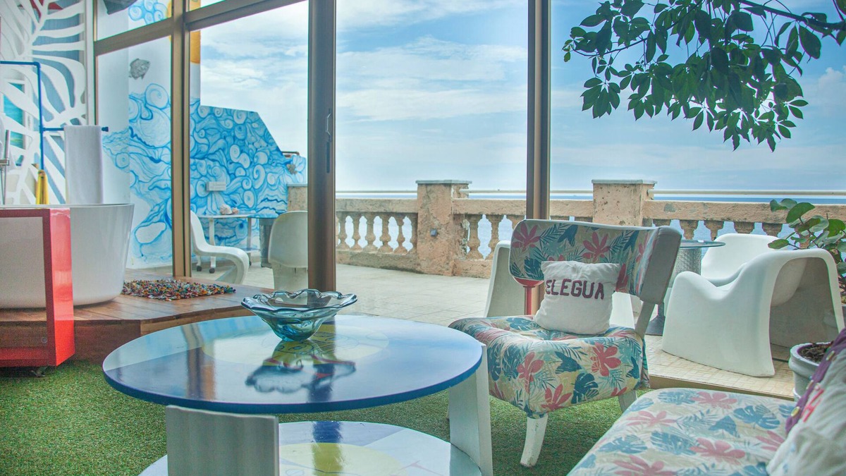 Centro Havana Hotel | Malecon 663