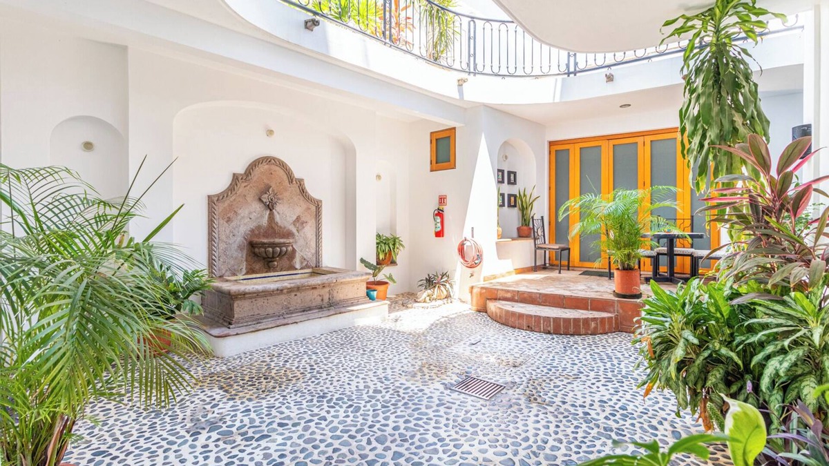 Lazaro Cardenas Condo | Malecon Dream home. 3 bedroom 3 full bath sleeps 6-8 close to everything