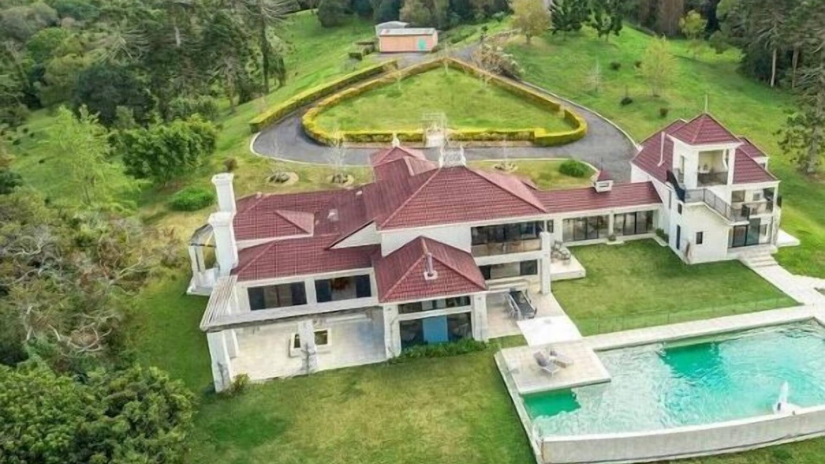 North Maleny House | Maleny Chateau Pool Country Experience, Creek, Gym