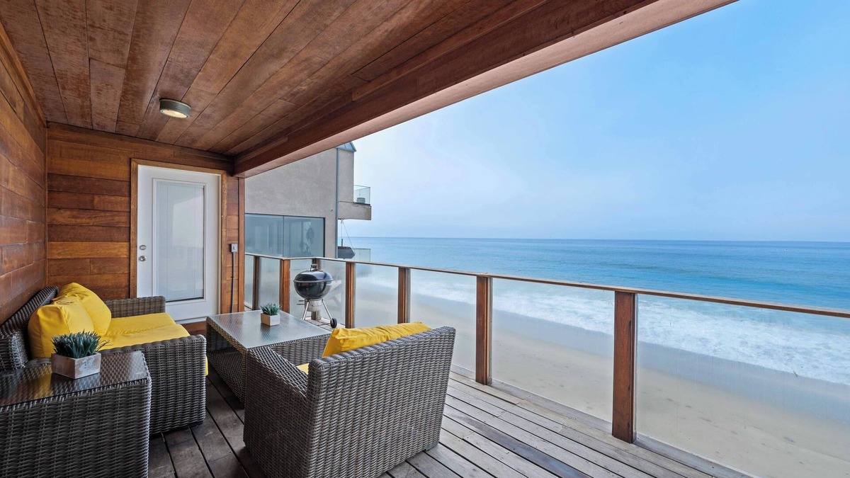 Malibu House | Malibu Coastal Havenn