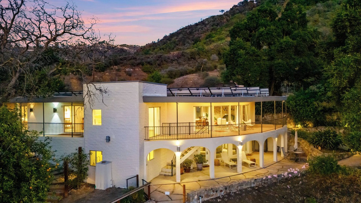 Malibu House | Malibu Hills Home w/Balcony & Mountain Views | Cielo Curve by AvantStay