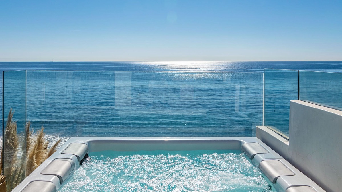 Western Malibu House | Malibu Luxury Private Modern Oceanfront Beach House