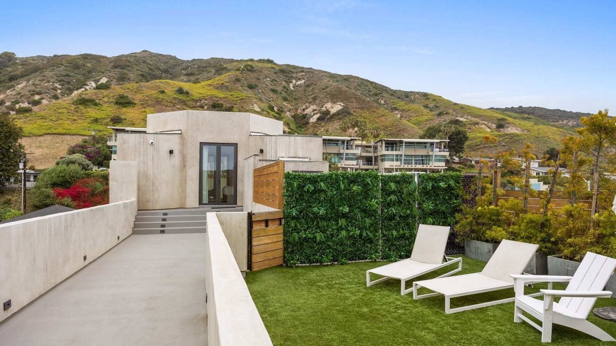 Eastern Malibu Apartment | Malibu Sand Suite #16 - Perfect Beach-Side Studio