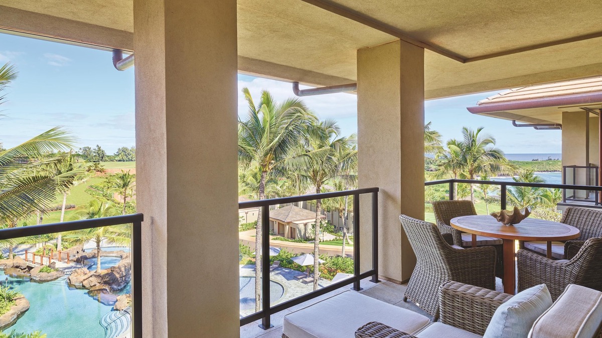 Foster Village Condo | Maliula 2-Bdrm Superior,Unique Contempprary Traditional Hawaiian Interiors
