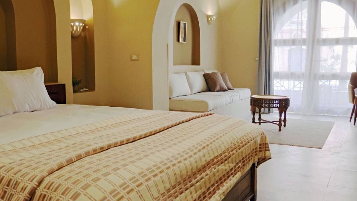 Luxor House | Malkata House - Luxe Desert ground floor Suite: Pool & Dine
