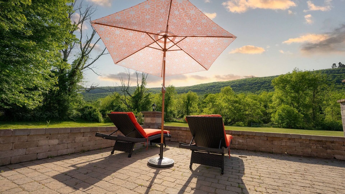 Highland Mills Villa | Malkita Aria: Mountainview Escape with Postcard-Perfect Scenery