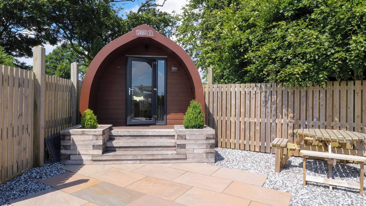 Knott End-on-Sea Cottage | MALLARD VIEW, romantic, character holiday cottage in Lancaster