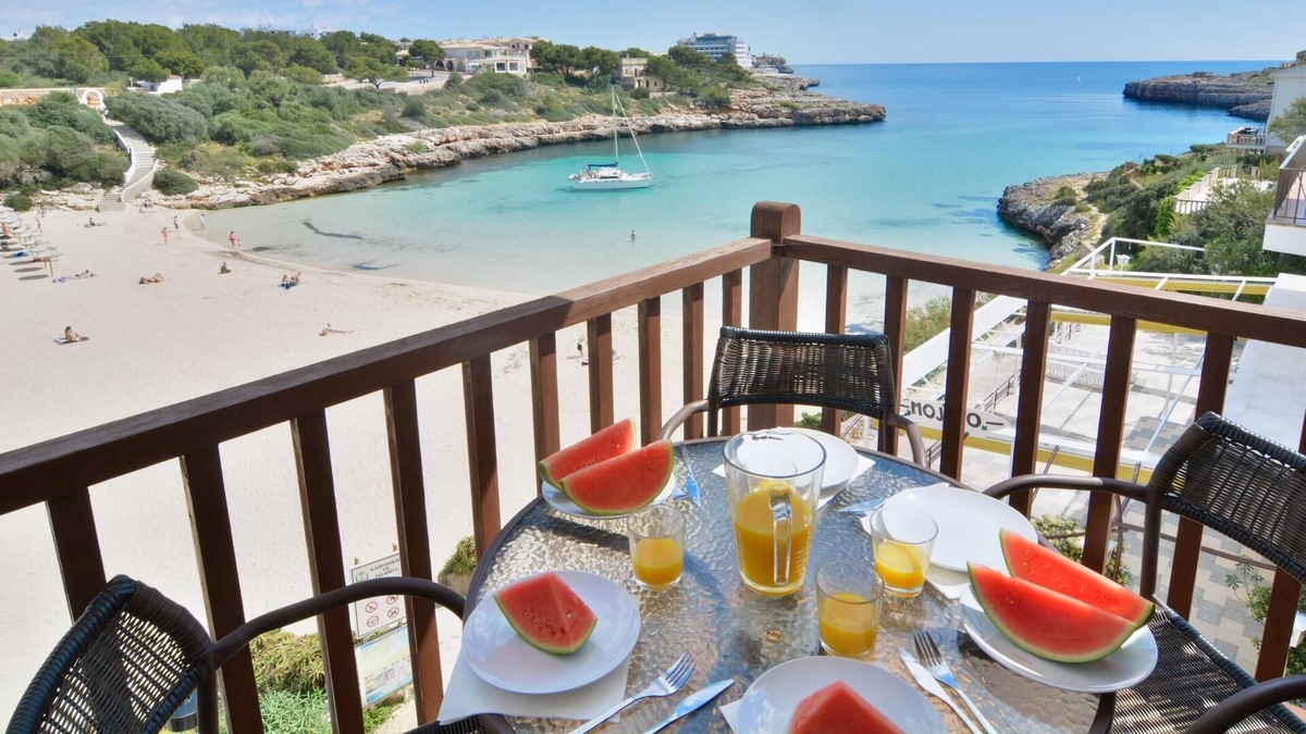 Cala Marcal Apartment | Mallorca front line apartment with terrace