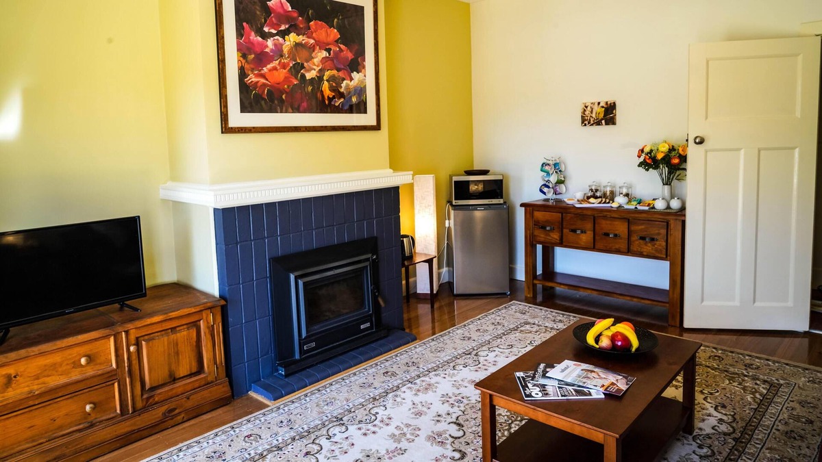 Moorngag Apartment | Mallum Creek Farm deluxe family apartment