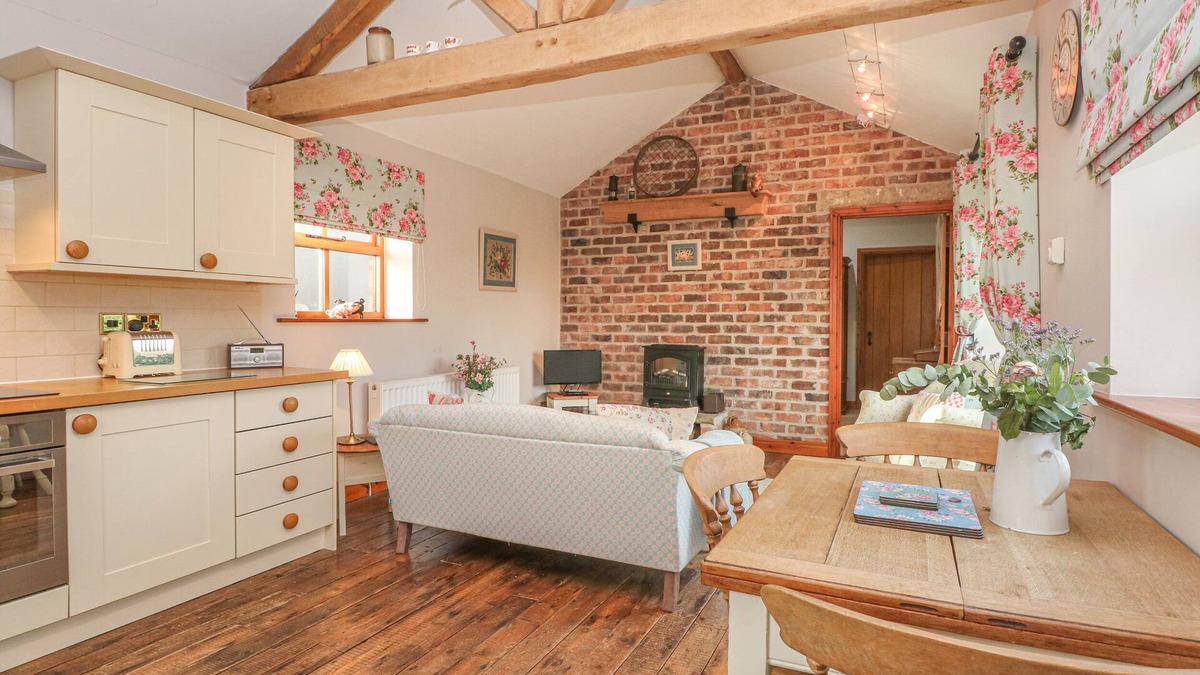 Bispham Green Cottage | Maltkiln Cottage At Crook Hall Farm