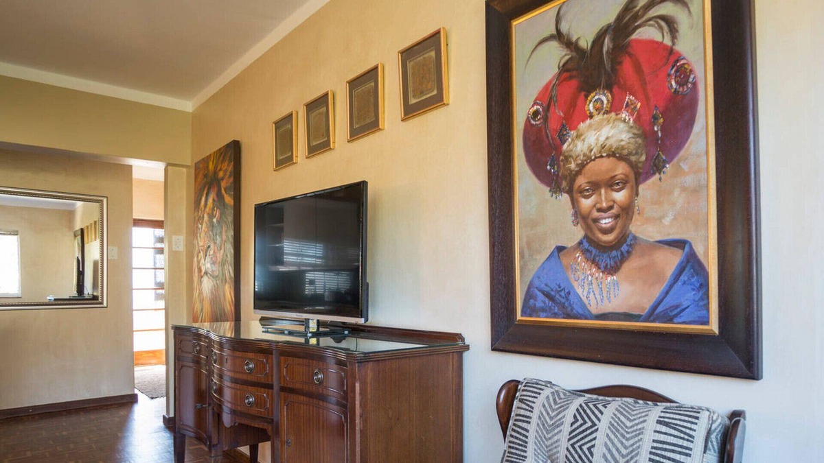 Cape Town City Centre Apartment | Mama Africa Welcomes you to Cape Town! Secure Spacious 2 bedroom apartment