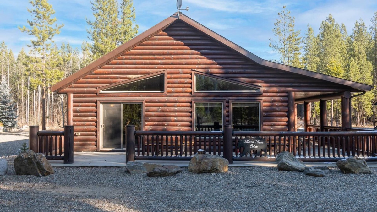 Valemount House | Mama Bear Cabin Rental