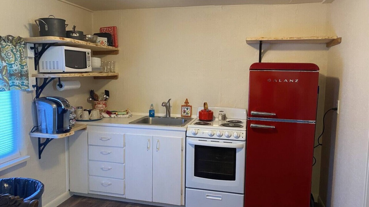 Burns House | Mama Bear’s Den- Pet Friendly