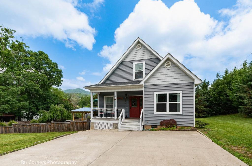 Candler House | Mama Bears Blue Bungalow