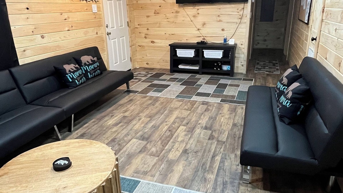 Omar House | Mama Bears den “The perfect location to visit the Hatfield and McCoy trails”