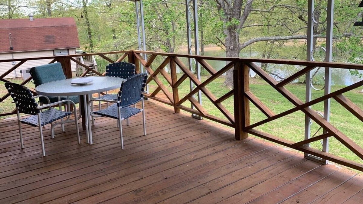 Nortonville Cottage | Mama Jean's Lake Cottage