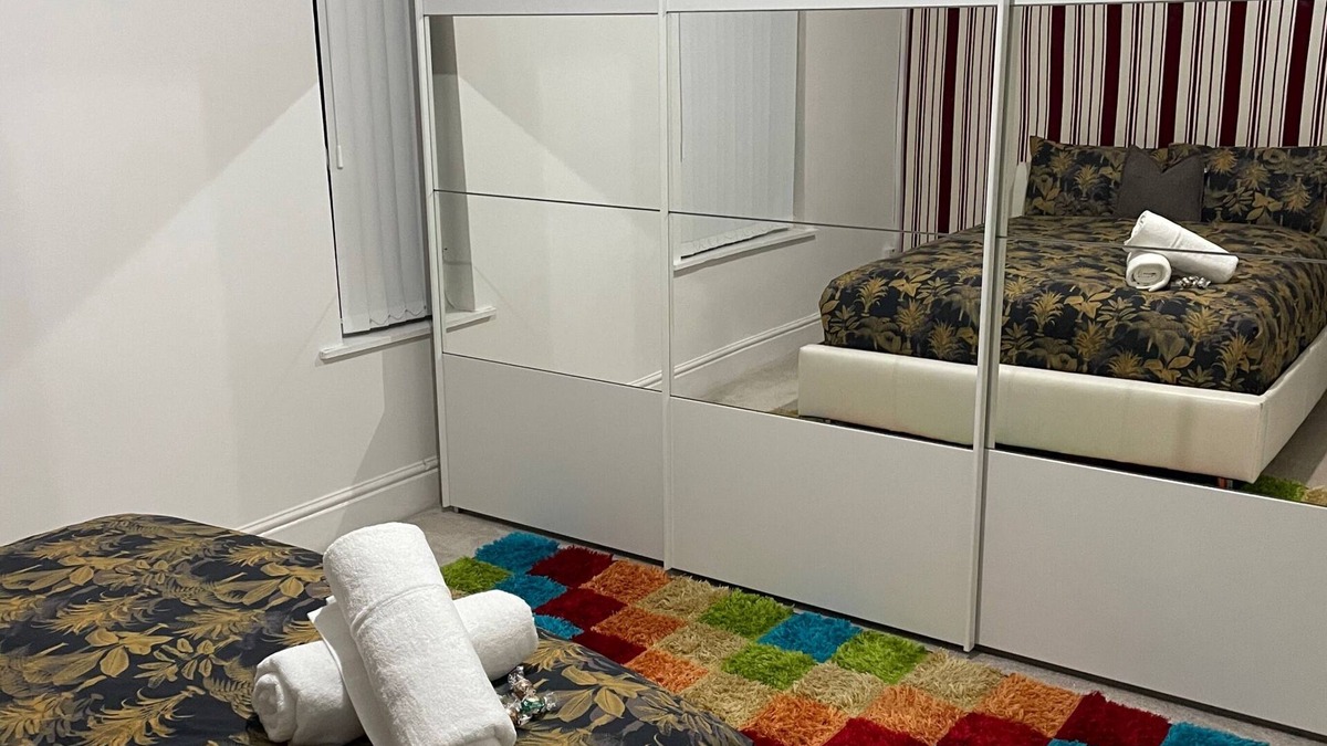 Cheetham Hill House | Manchester - 1 bed- Garden - Parking