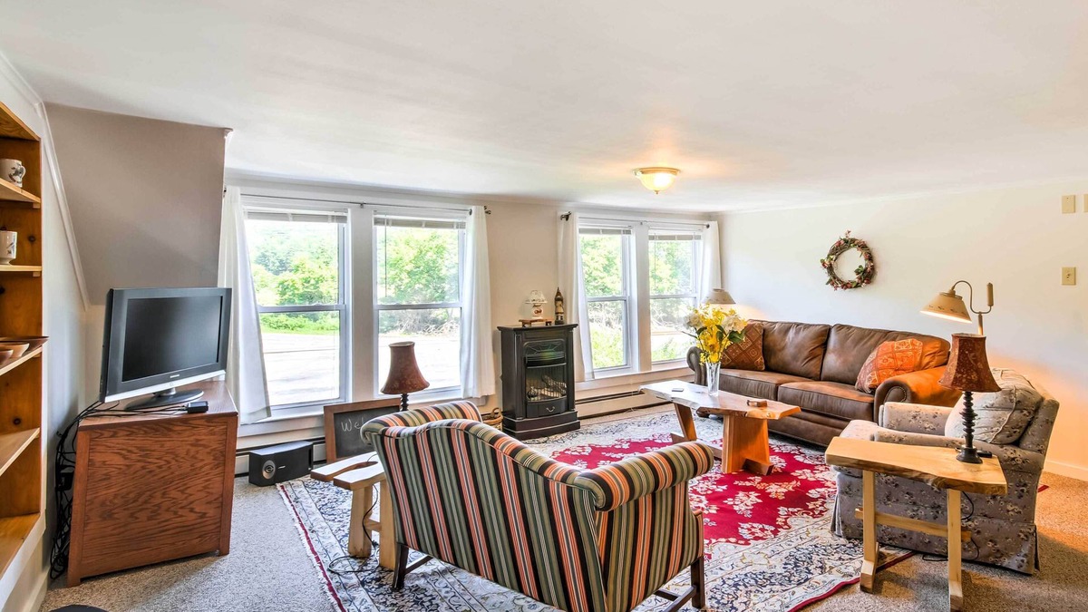 Manchester Center Apartment | Manchester Center Retreat w/Mtn View, Near Skiing